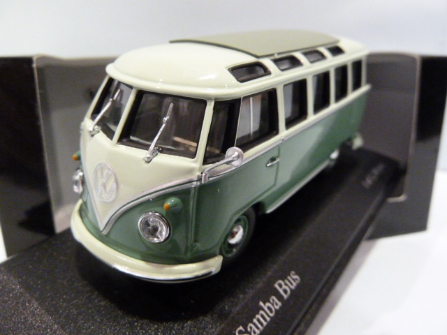 Volkswagen T1 Bus Turquoise/bluewhite 1:43 430052306 MINICHAMPS / miniatuur koop
