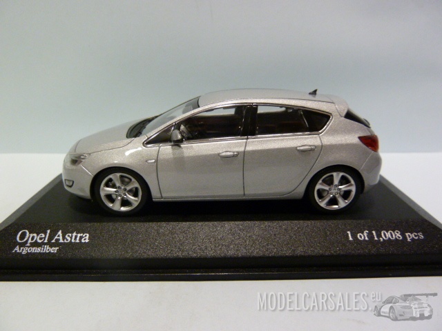 Opel Astra Silver 1:43 400049000 MINICHAMPS schaalmodel / miniatuur Te koop