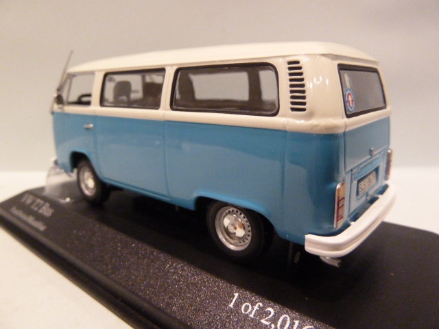 Mellow handleiding kogel Volkswagen T2 Bus White/blue 1:43 400053001 MINICHAMPS schaalmodel /  miniatuur Te koop