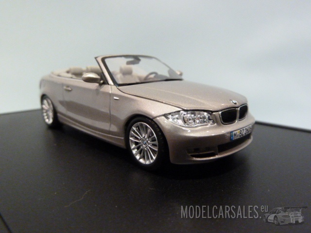 Bijdrage Visa Goneryl BMW 1er 1 Series (e88) Cabriolet Cashmere 1:43 80420427036 MINICHAMPS  schaalmodel / miniatuur Te koop