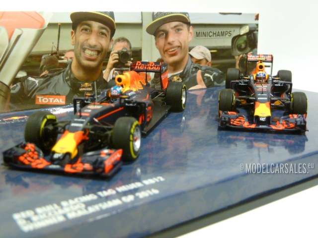 Red Bull Racing Tag Heuer RB12 2-Car Set Red Bull Racing Tag Heuer RB12 2-Car Set