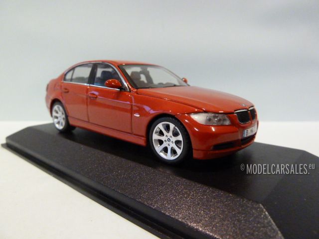 BMW 3 (e90) Japan Red 1:43 431024100 MINICHAMPS schaalmodel / Te koop