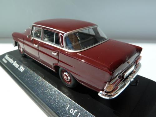 Mercedes-benz 200 (w110)