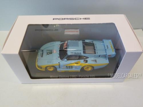 Porsche 935 JLP3