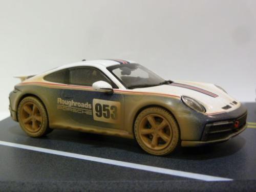 Porsche 911 (992) Dakar Roughroads Design and Shade Green Porsche 911 (992) Dakar Roughroads Design and Shade Green