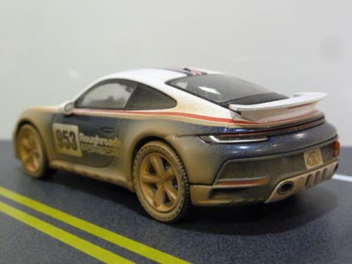 Porsche 911 (992) Dakar Roughroads Design and Shade Green Porsche 911 (992) Dakar Roughroads Design and Shade Green