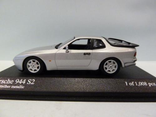 Porsche 944 S2